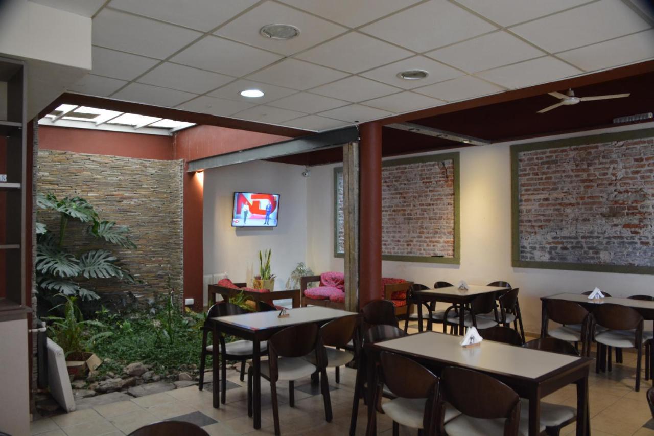 Hotel Italia *